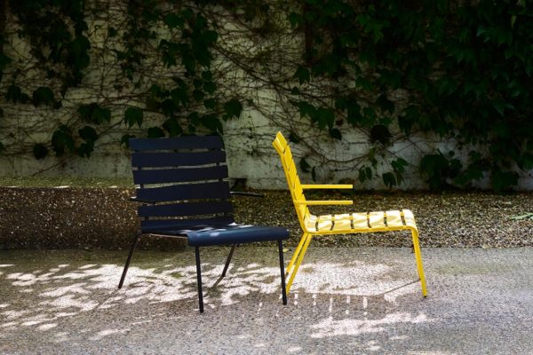 maartenbaas-aligned-armchair-black-yellow-thumb