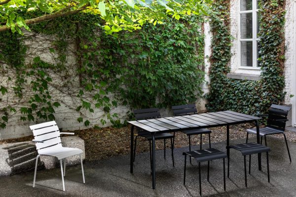 vo-aligned-maarten-baas-outdoor-black-thumb